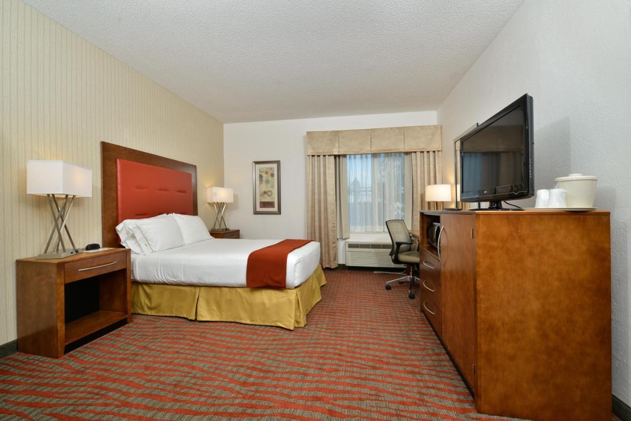 Holiday Inn Express Boston-Milford By Ihg Ngoại thất bức ảnh