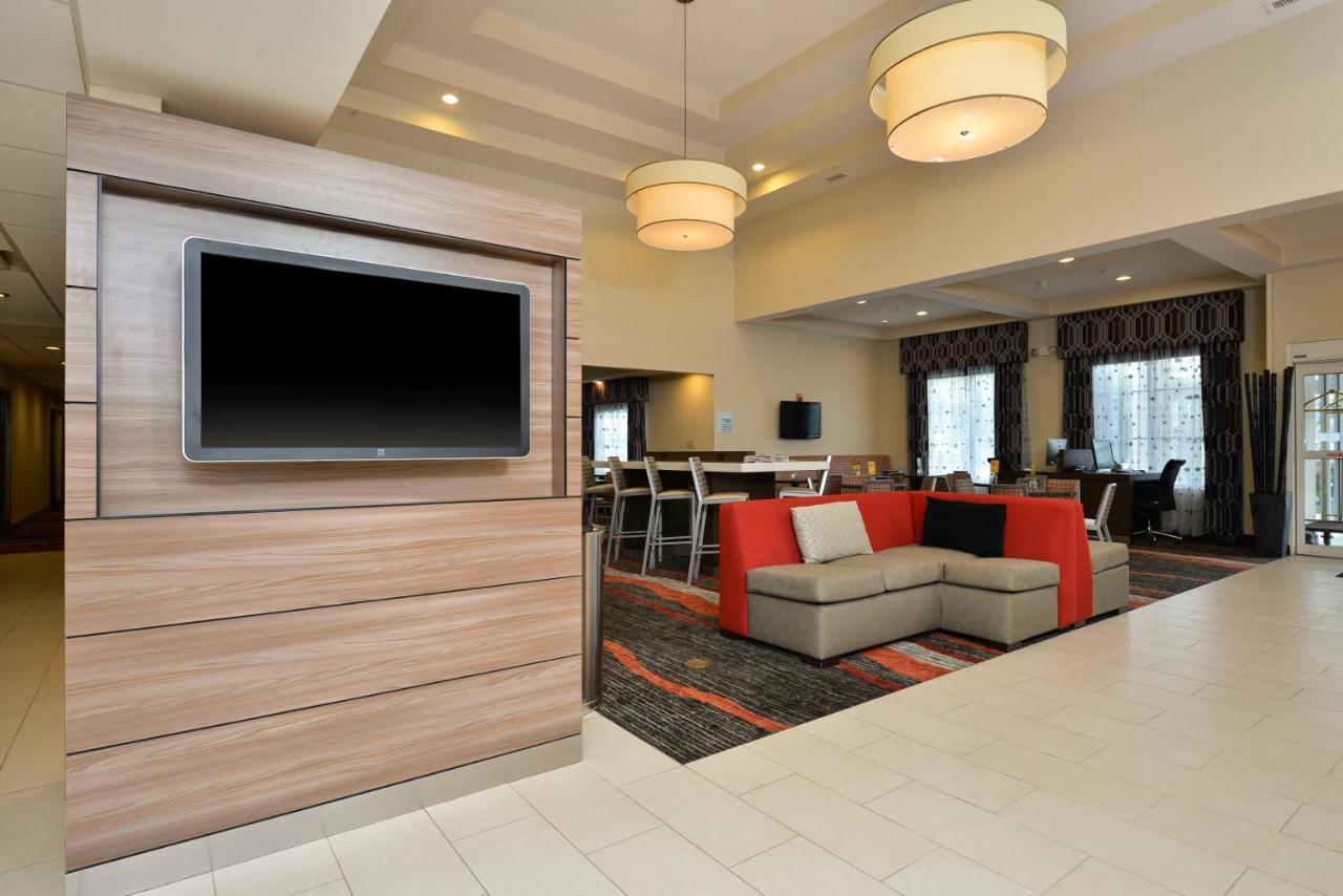 Holiday Inn Express Boston-Milford By Ihg Ngoại thất bức ảnh