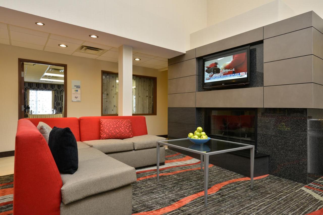 Holiday Inn Express Boston-Milford By Ihg Ngoại thất bức ảnh