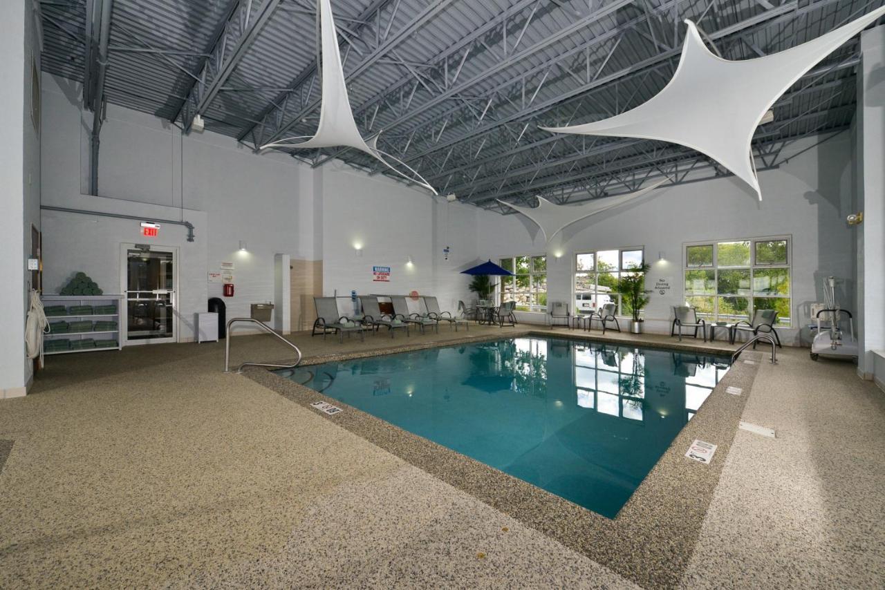 Holiday Inn Express Boston-Milford By Ihg Ngoại thất bức ảnh