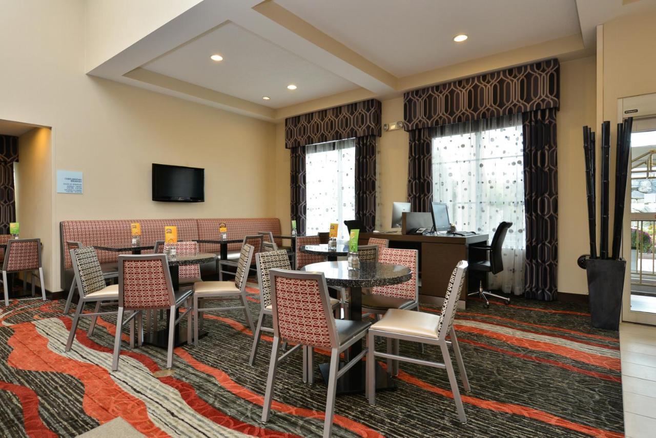 Holiday Inn Express Boston-Milford By Ihg Ngoại thất bức ảnh