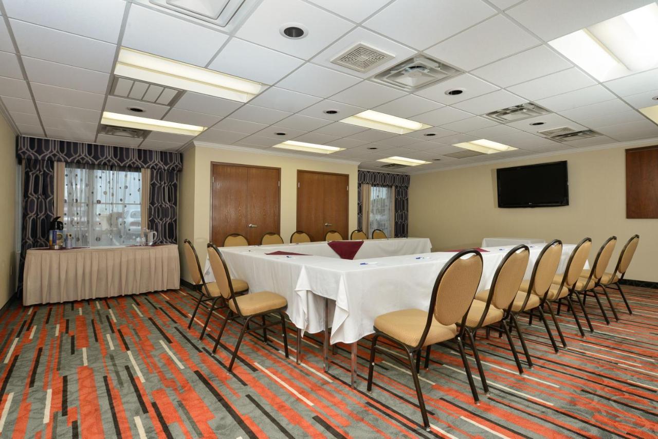 Holiday Inn Express Boston-Milford By Ihg Ngoại thất bức ảnh