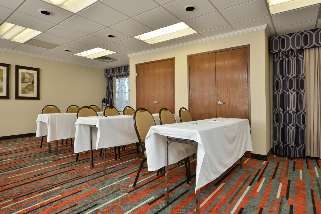Holiday Inn Express Boston-Milford By Ihg Ngoại thất bức ảnh